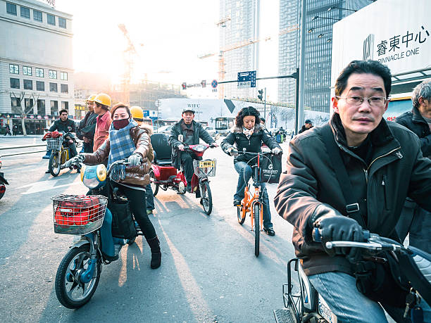 청두 financial street - financial street chengdu people manual worker 뉴스 사진 이미지