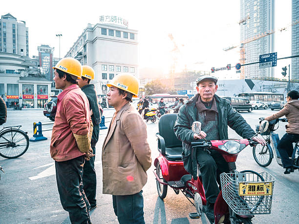 chengdu financial street - financial street chengdu people manual worker stock-fotos und bilder