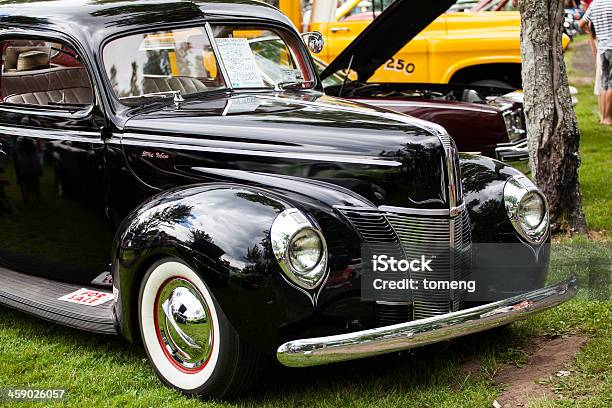 Ford Deluxe - Fotografie stock e altre immagini di 1940-1949 - 1940-1949, Ambientazione esterna, Automobile