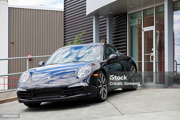 Porsche 911 Carrera S De Sucursal Foto de stock y más banco de imágenes de Aire libre - Aire libre, Arquitectura exterior, Ciudad