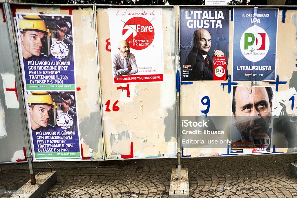 Wybory we Włoszech 2013 r.: Partie polityczne na plakatach - Zbiór zdjęć royalty-free (2013)