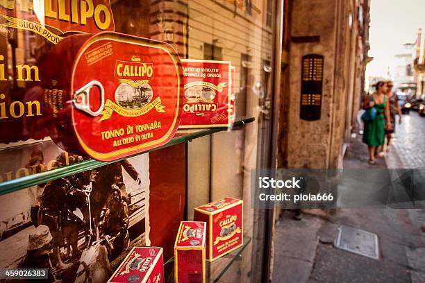 Tipica Cucina Gourmet Shop Windows Nel Centro Di Roma - Fotografie stock e altre immagini di Affari