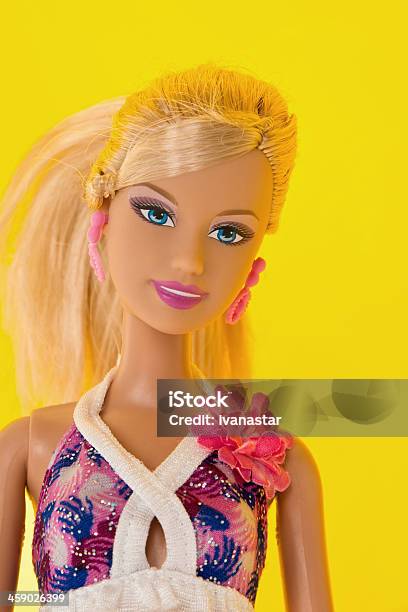 발렌타인 Barbie Fashon 인형 Mattel Inc.에 대한 스톡 사진 및 기타 이미지 - Mattel Inc., 가냘픈, 금발 머리