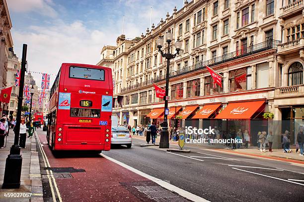 Foto de Regent Street Londres Reino Unido e mais fotos de stock de Bandeira - Bandeira, Bandeira da Grã-Bretanha, Capitais internacionais