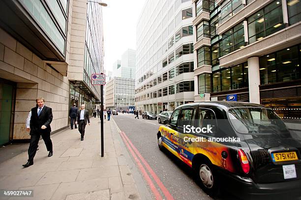 Photo libre de droit de London Cab Sur La Rue banque d'images et plus d'images libres de droit de Affaires - Affaires, Angleterre, Architecture