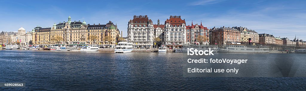 Estocolmo Strandvagen hotéis de luxo e balsas panorama de Suécia - Foto de stock de Arquitetura royalty-free