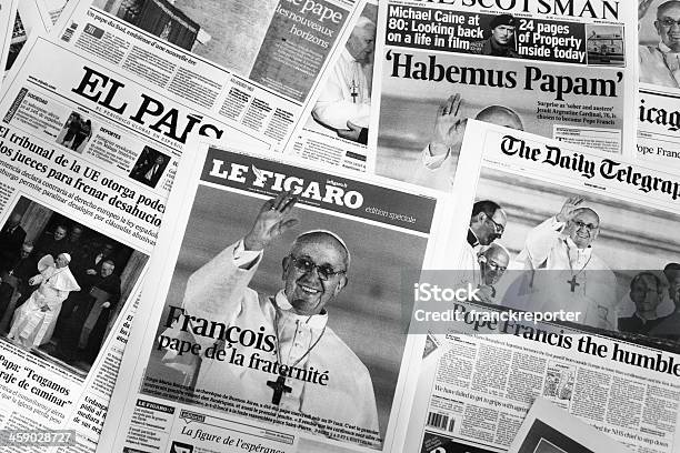 Fra Le Principali Città Europee Da Coprire Quotidiani Dopo Lelezione Del Papa - Fotografie stock e altre immagini di Papa Francesco