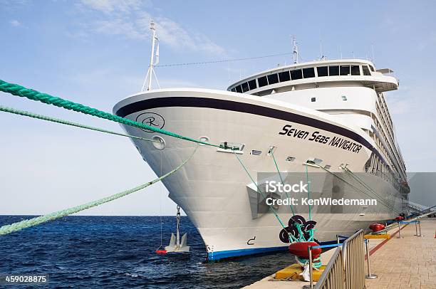 Foto de Seven Seas Navigator e mais fotos de stock de Mar - Mar, Barco de passageiros, Corda