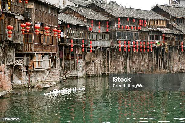 Città Vecchia Di Fenghuang In Cina - Fotografie stock e altre immagini di Acqua - Acqua, Ambientazione esterna, Anatra - Uccello acquatico