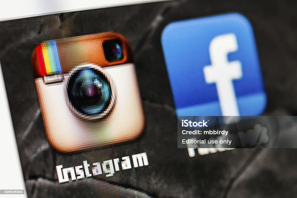 Instagram e Facebook aplicações na Apple iTunes - Royalty-free Aplicação móvel Foto de stock