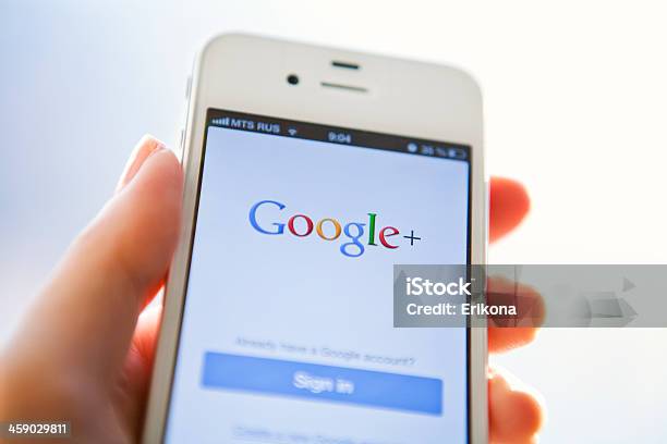 Google Plus No Iphone - Fotografias de stock e mais imagens de Google - Nome de marca - Google - Nome de marca, Apple Computers, Dispositivo de informação portátil