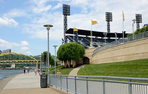 pnc park, pittsburgh waterfront - pnc park foto e immagini stock