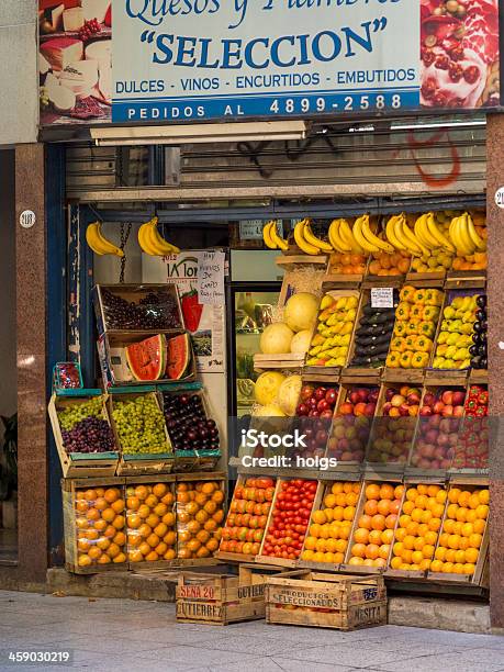 Di Frutta Con Pubblicità Buenos Aires Argentina - Fotografie stock e altre immagini di Ambientazione esterna - Ambientazione esterna, America del Sud, Argentina - America del Sud