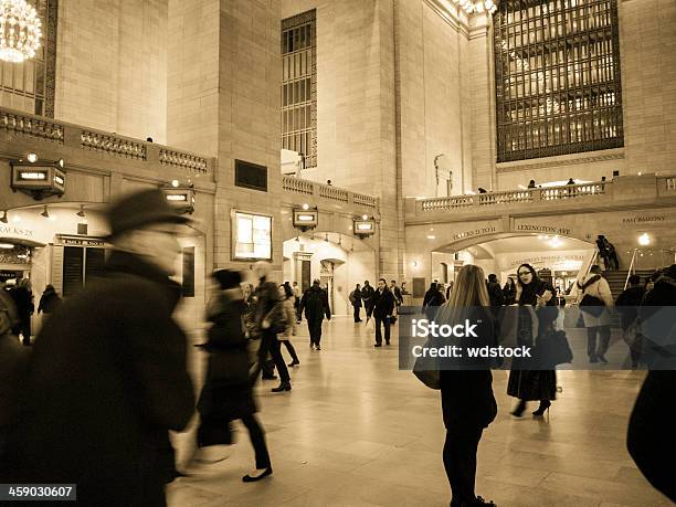 Grand Central Terminal Interno Di Manhattan - Fotografie stock e altre immagini di Ambientazione interna - Ambientazione interna, Bianco e nero, Composizione orizzontale