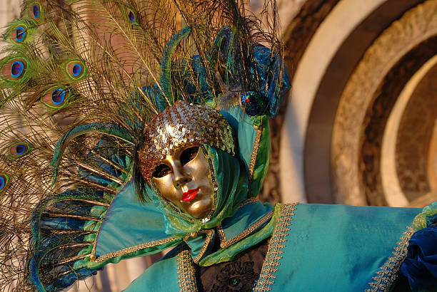 carnevale di venezia 2009 - mardi gras carnival peacock mask foto e immagini stock