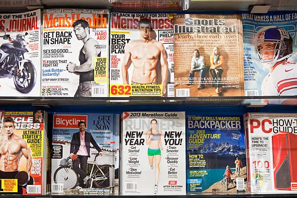 pile de magazines # 8 # cm l - magazine rack news stand day usa photos et images de collection