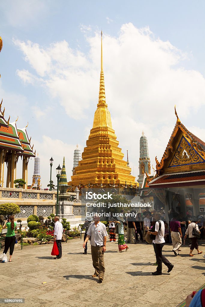 In Wat Phra kaew - Foto de stock de Adulto libre de derechos