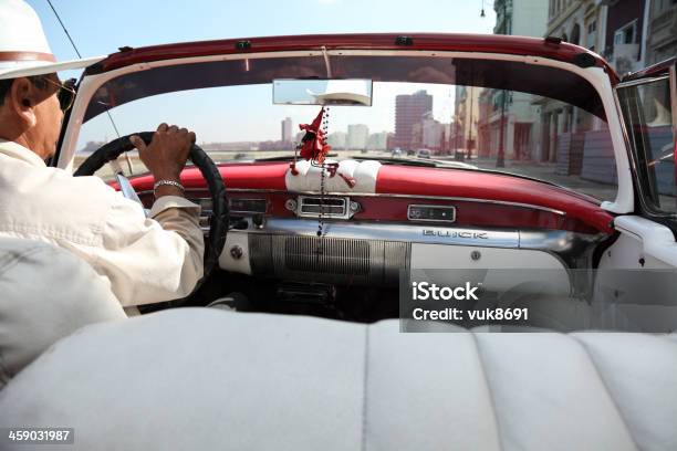 Condução Em Havana - Fotografias de stock e mais imagens de Cuba - Cuba, 60-64 anos, Buick
