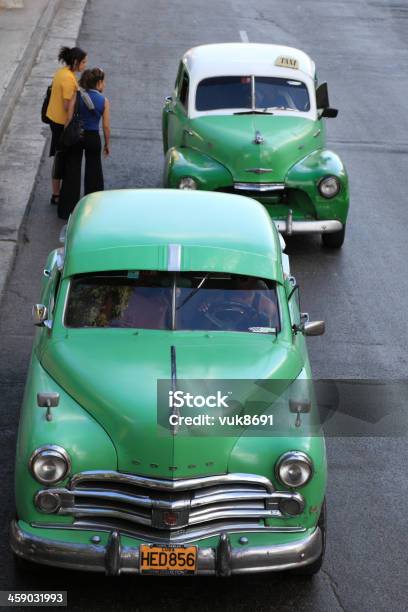 Foto de Velho Táxis e mais fotos de stock de 1950-1959 - 1950-1959, 1952, Adulto