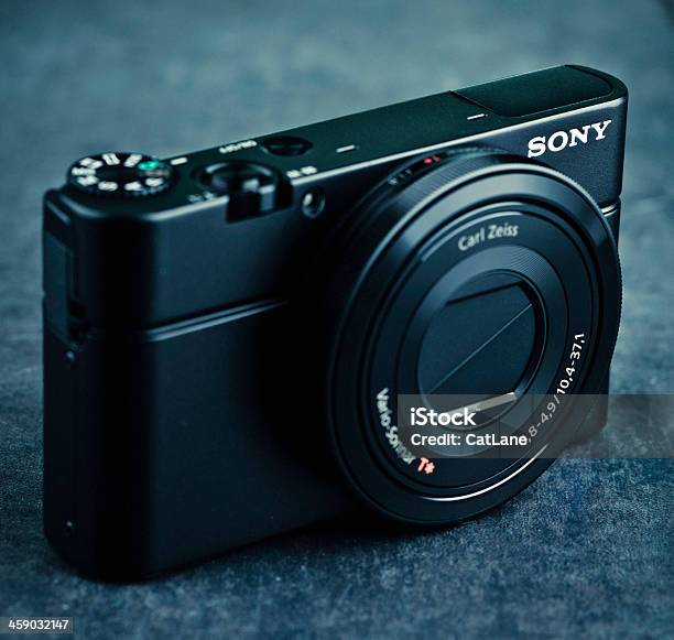 Photo libre de droit de Sony Rx100 Appareil Photo Numérique banque d'images et plus d'images libres de droit de Sony - Sony, Appareil photo, Appareil photo reflex numérique