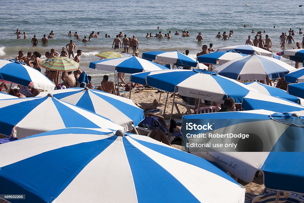 Parasols sur la plage - Photo de Adulation libre de droits