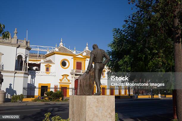 Plaza De Toros En Sevilla España Foto de stock y más banco de imágenes de Aire libre - Aire libre, Arquitectura, Asentamiento humano