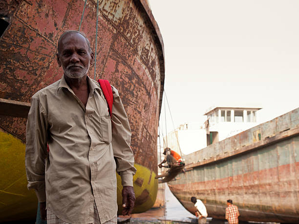 estaleiros no bangladesh - sitakunda imagens e fotografias de stock