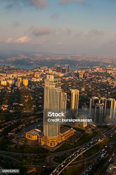 Вид На Город Центр Города И Небоскребы В Стамбуле Сапфир — стоковые фотографии и другие картинки Архитектура