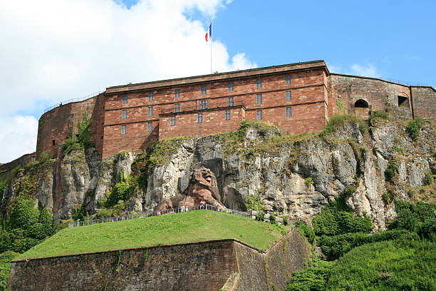 the lion de belfort - belfort fotografías e imágenes de stock