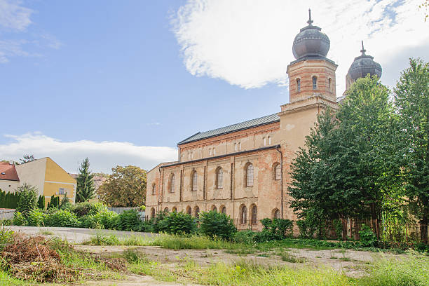 o status quo sinagoga em trnava - trnava imagens e fotografias de stock