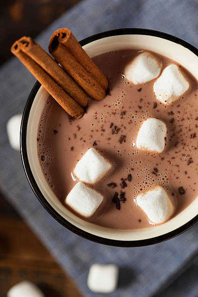 gastrónomo chocolate quente leite - latté hot chocolate hot drink indulgence imagens e fotografias de stock