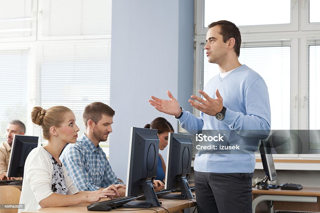 Erwachsene Bildung - Lizenzfrei Ausbilder Stock-Foto