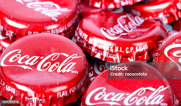 コカコーラボトルキャップ - コーラのストックフォトや画像を多数ご用意 - コーラ, コンセプト, マクロ撮影