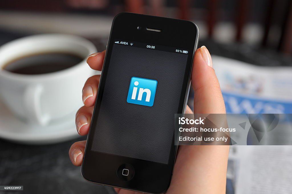 LinkedIn-Apps auf dem Apple iPhone 4 - Lizenzfrei LinkedIn Stock-Foto