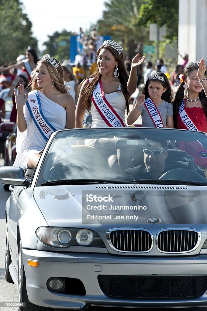 Hermoso pasa en un desfile - Foto de stock de Concurso de belleza libre de derechos