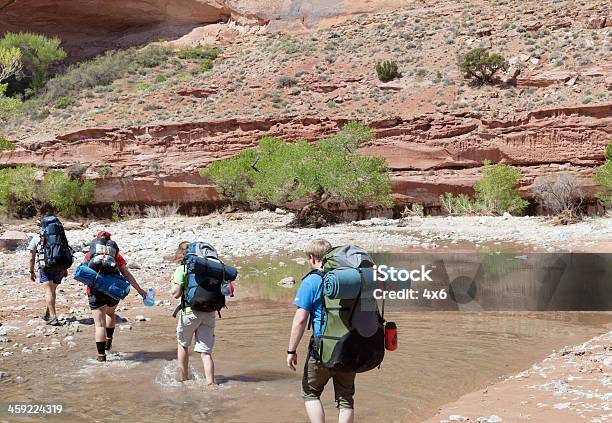 Für Rucksacktouren Stockfoto und mehr Bilder von 2011 - 2011, Abenteuer, Bach