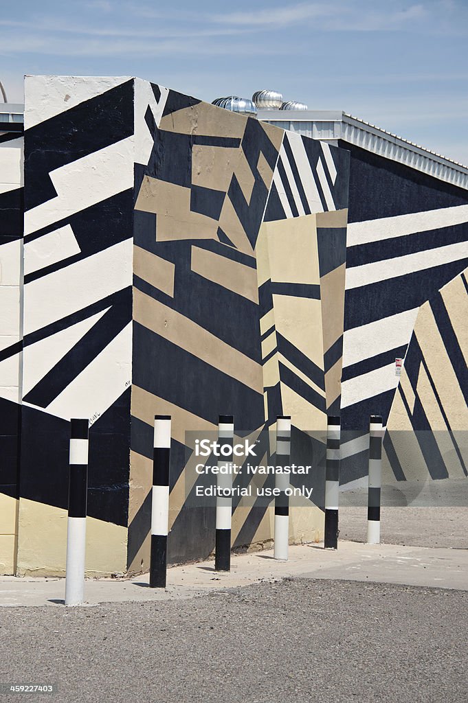 Gráfico Mural inspirado en el estilo de Super geométrico en edificio comercial paredes - Foto de stock de Arte óptico libre de derechos