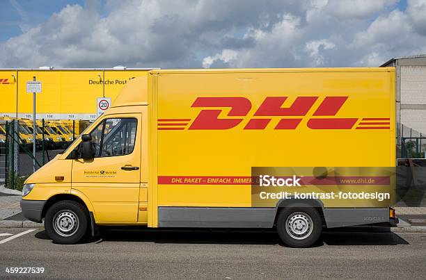 Dhl 목표도달 배달차 0명에 대한 스톡 사진 및 기타 이미지 - 0명, DHL, Deutsche Post AG