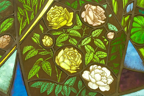 ステンドグラスの窓と花のアート - rose window leaded glass window chapel ストックフォトと画像