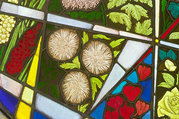 ステンドグラスの窓と花のア��ート - rose window leaded glass window chapel ストックフォトと画像