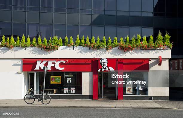 Kfc Salida Norwich Foto de stock y más banco de imágenes de Kentucky Fried Chicken - Kentucky Fried Chicken, Tienda - Lugar de comercio, Acera