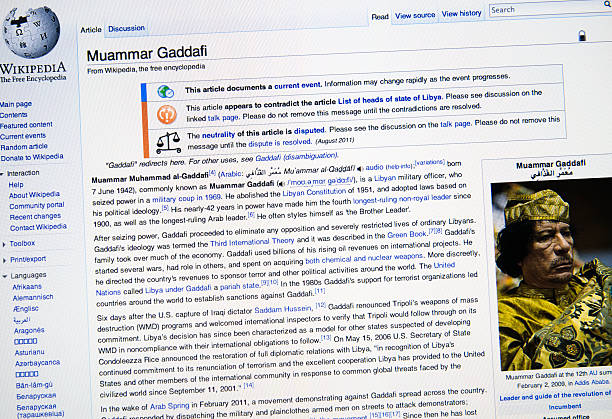 muammar gheddafi wikipedia.com pagina web - muammar foto e immagini stock