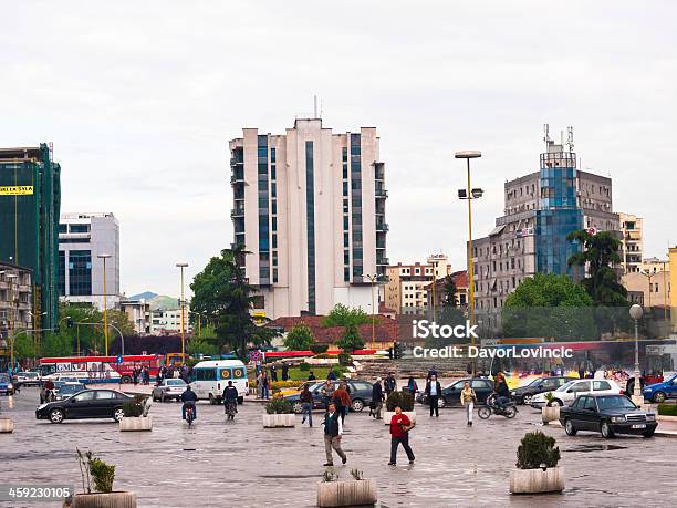 Praça Scanderbeg - Fotografias de stock e mais imagens de Albânia - Albânia, Urgência, Adulto