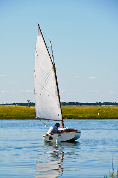 solitario marinero - august cape cod massachusetts new england fotografías e imágenes de stock