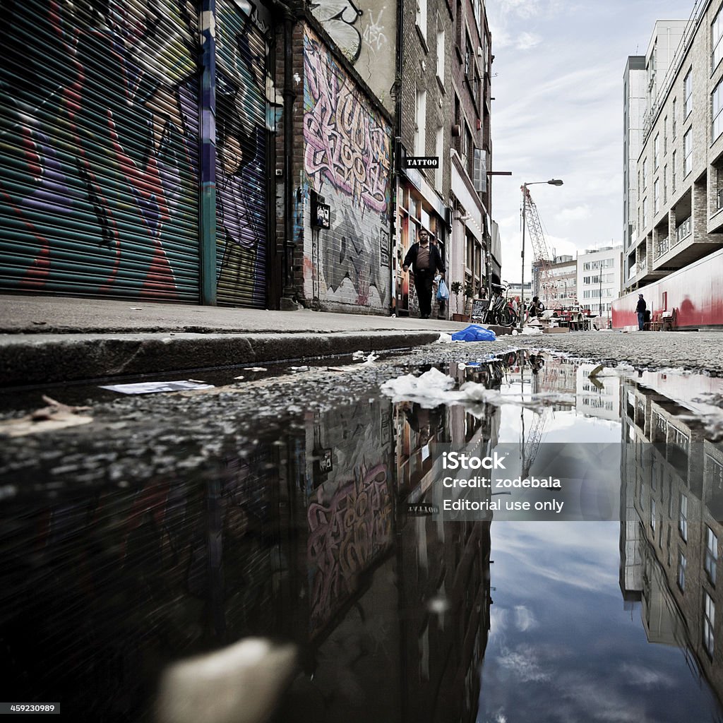 Backstreet cenário urbano de Londres e Graffiti - Foto de stock de Adulto royalty-free