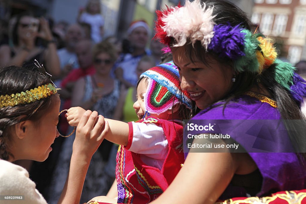 Mujer y peruano desfile de los niños en carnival, Copenhagen Denmark - Foto de stock de Adulto libre de derechos