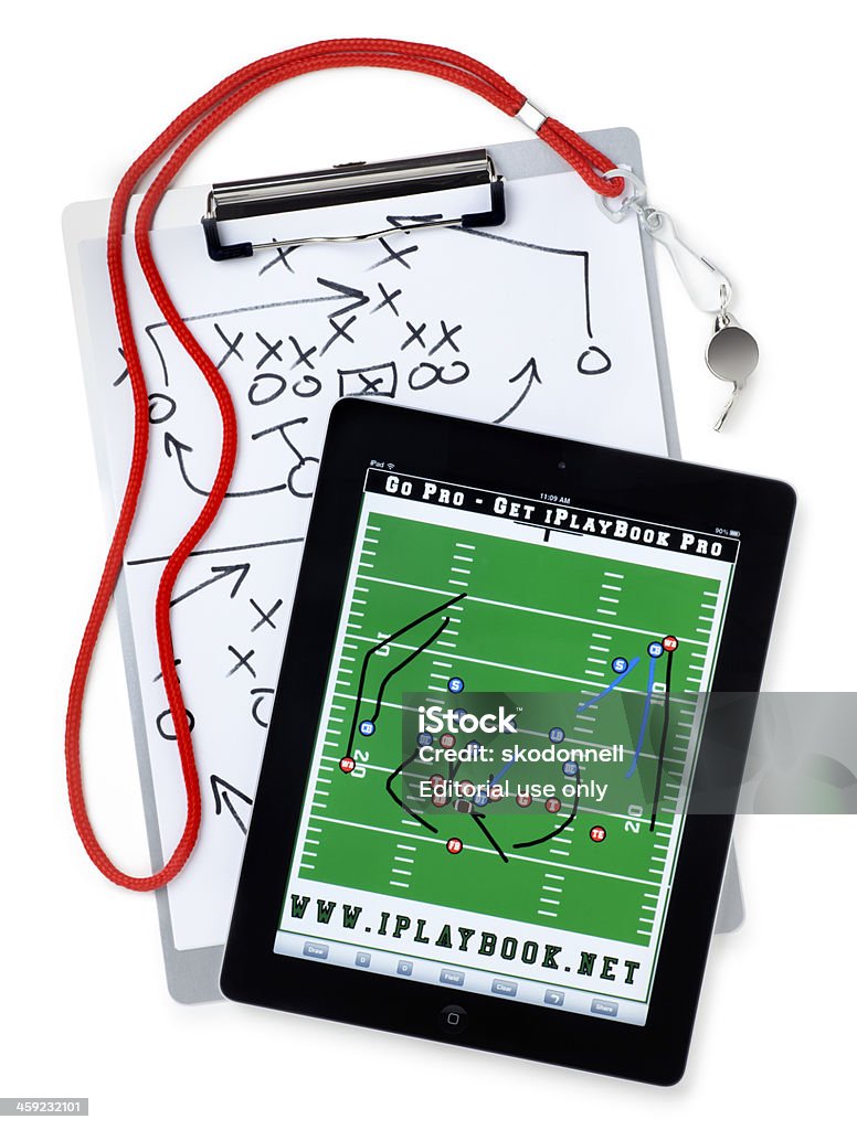 Apple iPad II с футбол руководство на белом - Стоковые фото Иконка роялти-фри