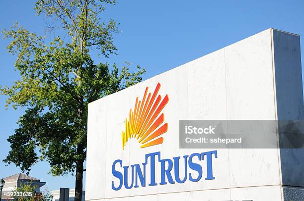 Suntrust Bank Sign Stock Photo - Download Image Now - Bank - Financial Building, Suntrust Plaza, Business