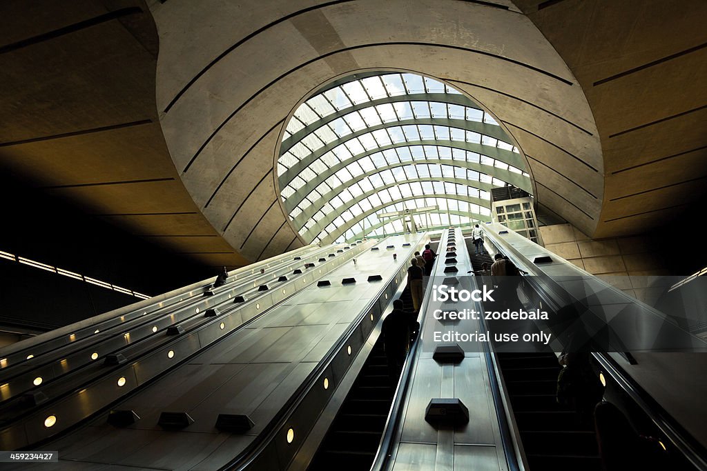 Futuristische U-Bahn-Station Canary Wharf, London - Lizenzfrei Architektonische Säule Stock-Foto