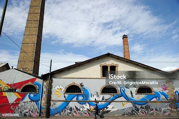 Photo libre de droit de Mur De Graffiti Art De Gazi Usine Dathènes banque d'images et plus d'images libres de droit de Adulte - Adulte, Art, Art de la rue